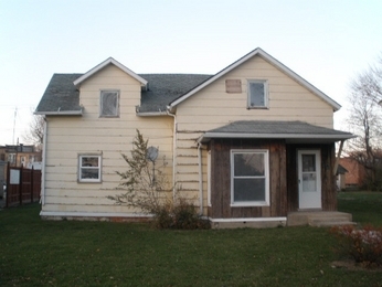 19 W Market St, Piper City, IL 60959 