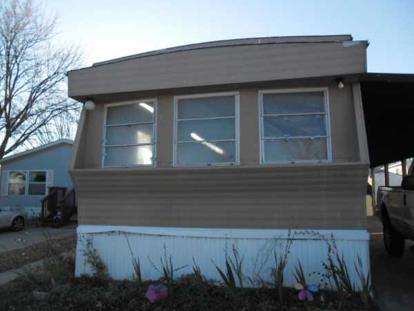 132 Carriage Hill Road, Wheeling, IL 60090 