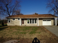801 Southernview Dr, Cahokia, IL 62206 
