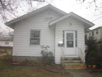 1407 Low Street, Bloomington, IL 61701 