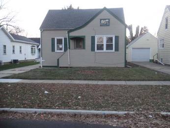 450 Bangs St, Aurora, IL 60505 