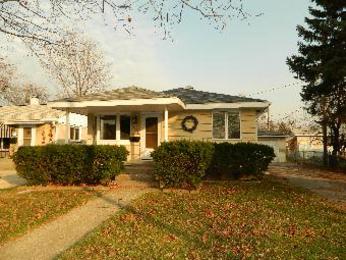 2217 Magnolia St, Des Plaines, IL 60018 