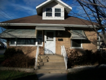 5568 W 96th St, Oak Lawn, IL 60453 