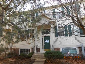 915 Manchester Cir Unit 2, Grayslake, IL 60030 