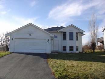 307 Pembroke Rd SW, Poplar Grove, IL 61065 