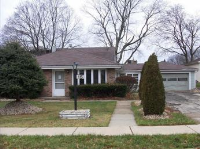 15 S Green St, Carpentersville, IL 60110 