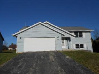 229 Briar Cliff St SW, Poplar Grove, IL 61065 