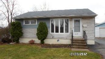 2501 Sequoit Road, Waukegan, IL 60087 