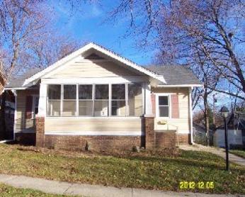 2011 Douglas St, Rockford, IL 61103 