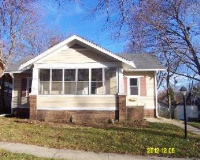 2011 Douglas St, Rockford, IL 61103 