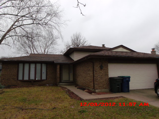 942 School Ave, Matteson, IL 60443 