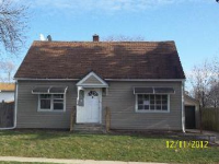 906 Jackson St, Aurora, IL 60505 