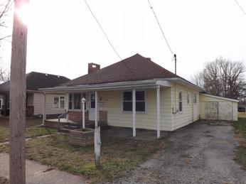 1114 Trout Ave, Johnson City, IL 62951 