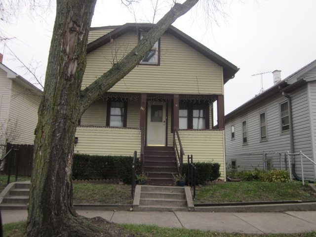 7417 Addison St, Chicago, IL 60634 