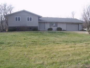 8120 49th St, Coal Valley, IL 61240 