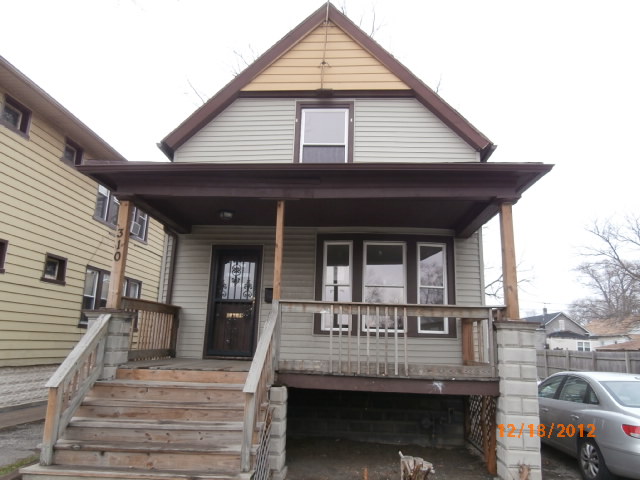 310 107th St, Chicago, IL 60628 