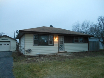 274 S Beck Rd, Lindenhurst, IL 60046 