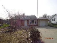 601 Nicolet Dr, Godfrey, IL 62035 