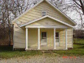 2764 Lincoln Hwy Rd, Charleston, IL 61920 