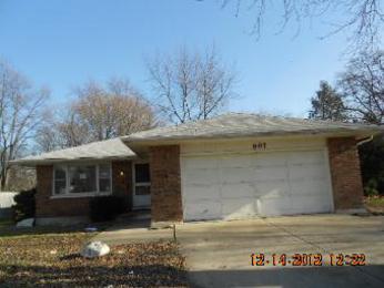 807 Elmwood Drive, Aurora, IL 60506 