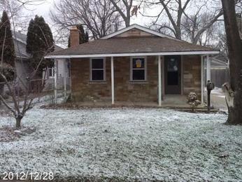 619 Howard Ave, Aurora, IL 60506 