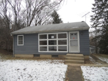 5605 Meadow Hill Ln, Mchenry, IL 60051 