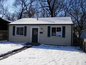 949 40th Street Ct, Moline, IL 61265 