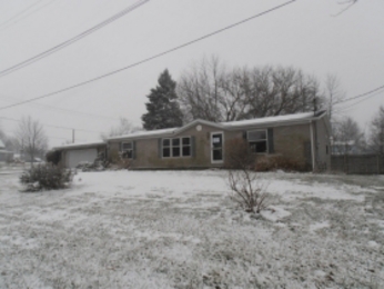 610 E 1st St, Delavan, IL 61734 