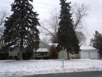 605 E Mckinley St, Harvard, IL 60033 