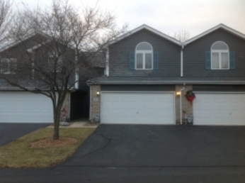 8300 High Point Cir #B, Darien, IL 60561 