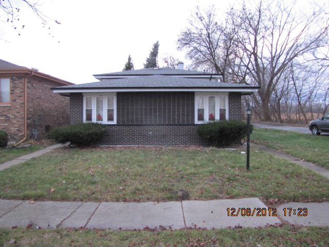 370 Mackinaw Avenue, Calumet City, IL 60409 
