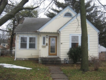 3042 7th Street, Moline, IL 61265 