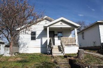 136 W 4th Street, Roxana, IL 62084 