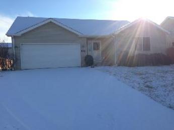 801 Robert Dr, Woodstock, IL 60098 