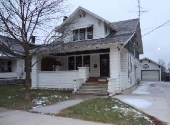 1017 3rd St, Dixon, IL 61021 