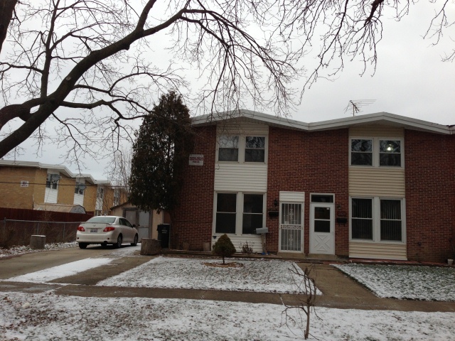 2025 Pine St, Des Plaines, IL 60018 