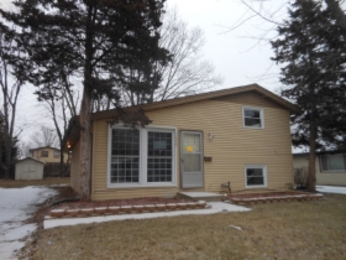 1029 Tacoma St, Carpentersville, IL 60110 