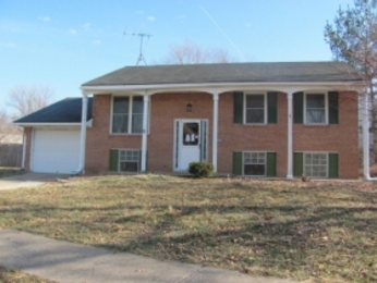 5601 King Arthur Ln, Godfrey, IL 62035 
