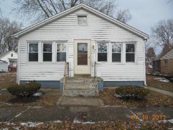 122 Broadway, Rockford, IL 61104 