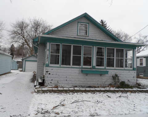 121 Edison Ave, Elgin, IL 60123 