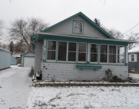 121 Edison Ave, Elgin, IL 60123 