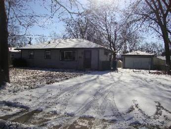 222 Tee Rd, Carpentersville, IL 60110 