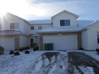 22 Rolling Oaks Rd, Sugar Grove, IL 60554 