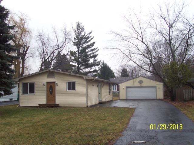 5221 Shore Drive, Mchenry, IL 60050 