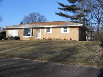 5711 N Monterey Ct, Peoria, IL 61614 