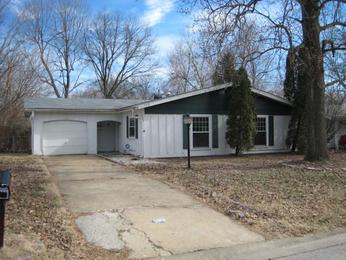 113 Mcknight Rd, Fairview Heights, IL 62208 