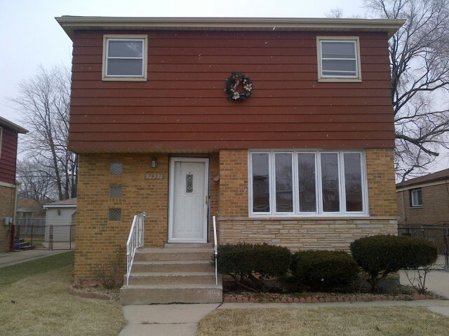 7927 Kenneth Ave, Chicago, IL 60652 