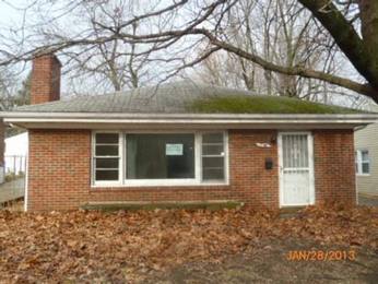 1744 E Moore St, Decatur, IL 62521 