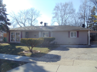 84 Dennis Rd, Wheeling, IL 60090 