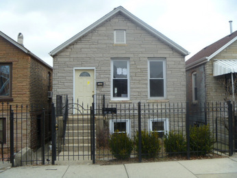 3325 S Oakley Ave, Chicago, IL 60608 